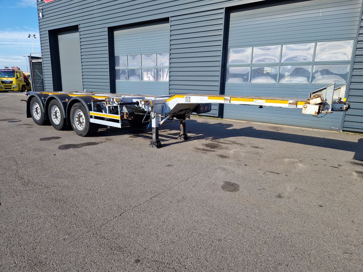 LECITRAILER PORTE CONTAINERS MULTIPOSITIONS